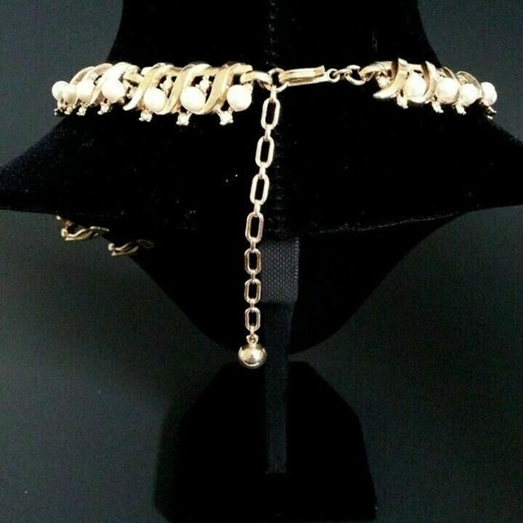 VINTAGE TRIFARI STONYBROOK SET OF NECKLACE EARRINGS PEARL CRYSTALS JEWELRY GOLD - Picture 10 of 10